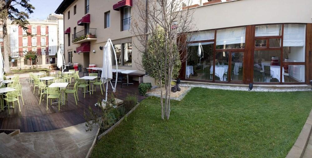 Hotel Arrope Haro Esterno foto