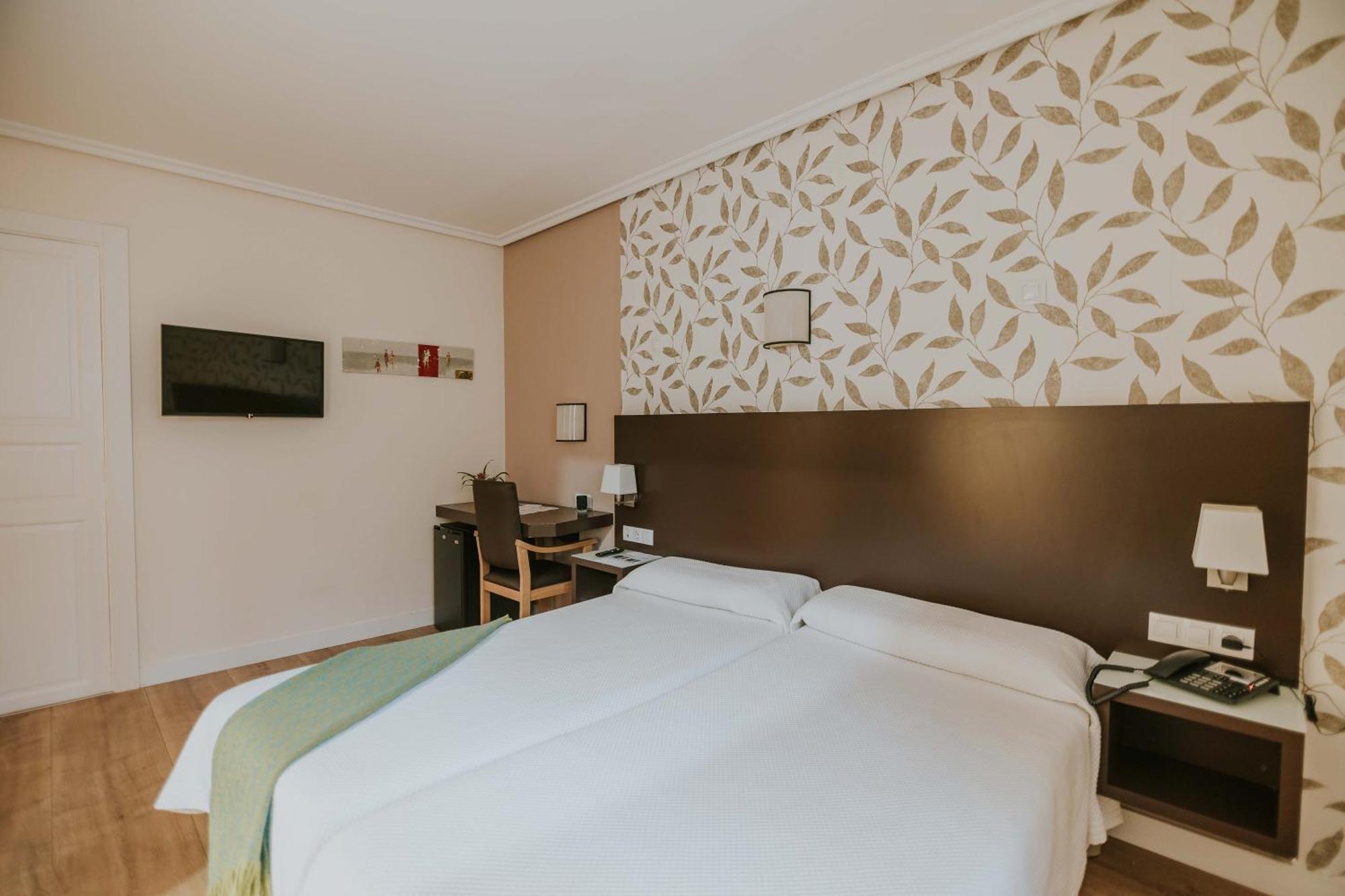 Hotel Arrope Haro Esterno foto